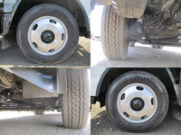 三菱ふそうキャンター平ボディ小型（2t・3t）[写真17]