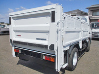 三菱ふそうキャンター平ボディ小型（2t・3t）[写真04]