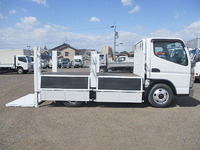 三菱ふそうキャンター平ボディ小型（2t・3t）[写真06]