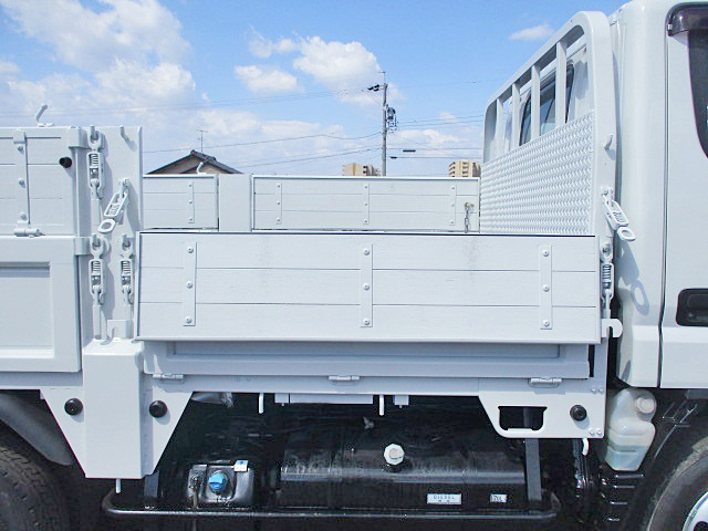 三菱ふそうキャンター平ボディ小型（2t・3t）[写真07]