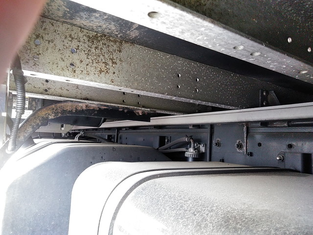 いすゞギガアルミウイング大型（10t）[写真18]