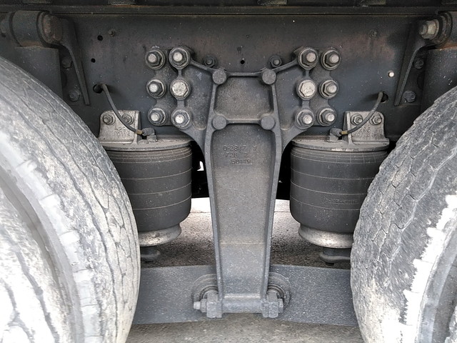 いすゞギガアルミウイング大型（10t）[写真22]