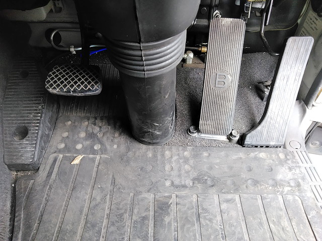 いすゞギガアルミウイング大型（10t）[写真39]