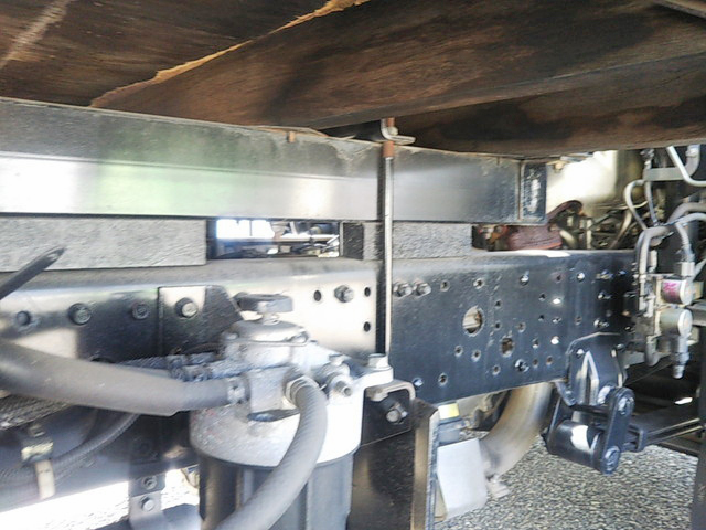 三菱ふそうキャンター平ボディ小型（2t・3t）[写真11]