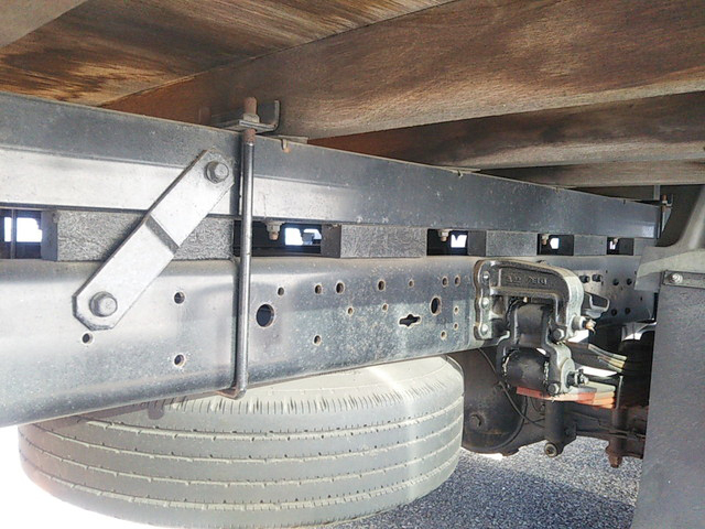 三菱ふそうキャンター平ボディ小型（2t・3t）[写真12]