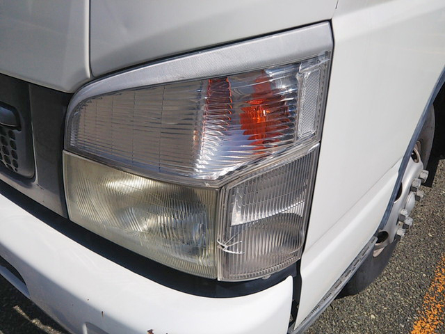 三菱ふそうキャンター平ボディ小型（2t・3t）[写真03]