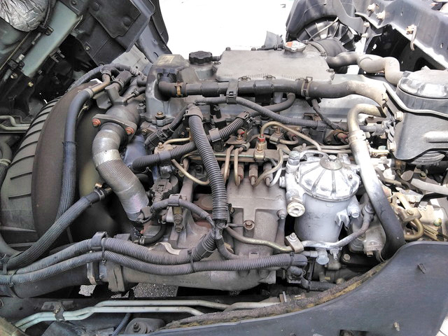 日野レンジャー幌ウイング中型（4t）[写真10]