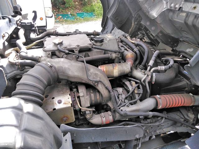 日野レンジャー幌ウイング中型（4t）[写真11]