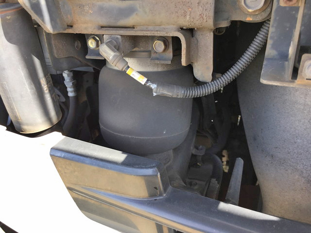 UDトラックスクオントレーラーヘッド（トラクターヘッド）大型（10t）[写真20]