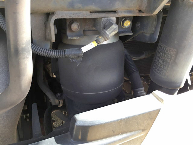 UDトラックスクオントレーラーヘッド（トラクターヘッド）大型（10t）[写真21]