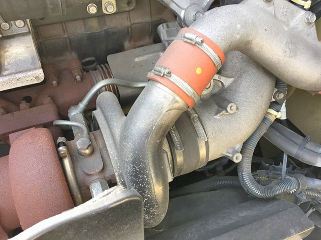 UDトラックスクオントレーラーヘッド（トラクターヘッド）大型（10t）[写真25]