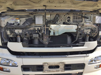 UDトラックスクオントレーラーヘッド（トラクターヘッド）大型（10t）[写真26]