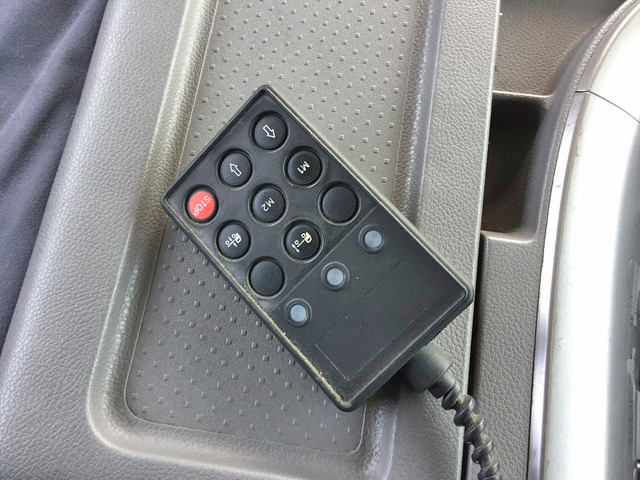 UDトラックスクオントレーラーヘッド（トラクターヘッド）大型（10t）[写真35]