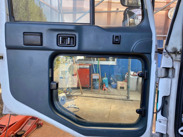 UDトラックスコンドルクレーン4段増トン（6t・8t）[写真29]