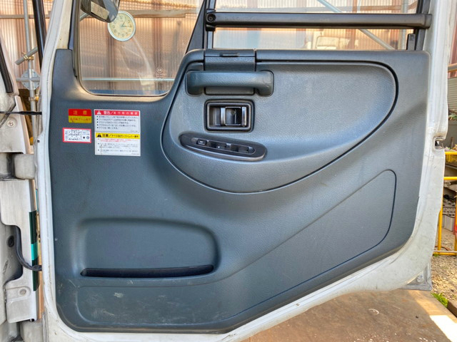 UDトラックスコンドルクレーン4段増トン（6t・8t）[写真30]