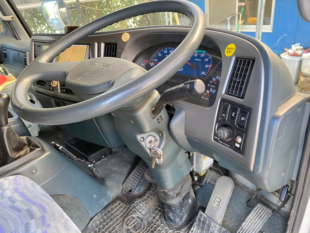 UDトラックスコンドルクレーン4段増トン（6t・8t）[写真32]