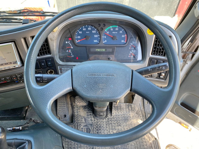 UDトラックスコンドルクレーン4段増トン（6t・8t）[写真35]