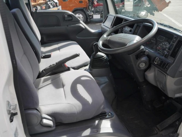 いすゞエルフ平ボディ小型（2t・3t）[写真16]