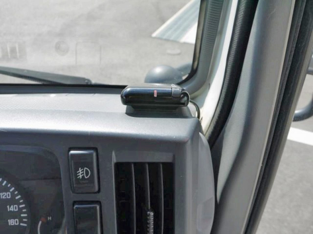 いすゞエルフ平ボディ小型（2t・3t）[写真21]