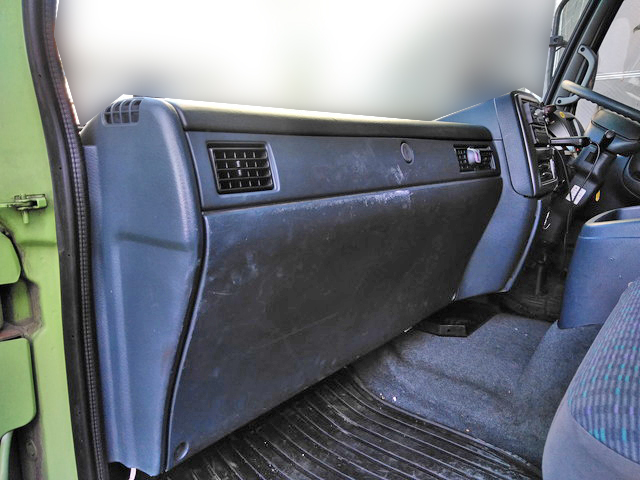 UDトラックスコンドルアルミウイング増トン（6t・8t）[写真19]