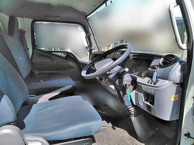 三菱ふそうキャンター平ボディ小型（2t・3t）[写真17]