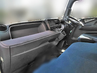 三菱ふそうキャンター平ボディ小型（2t・3t）[写真18]