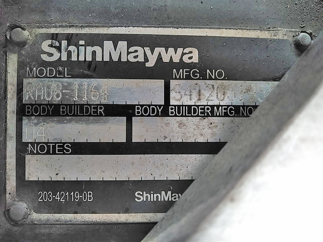 三菱ふそうキャンター平ボディ小型（2t・3t）[写真08]