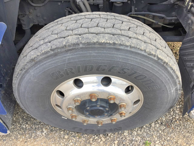 UDトラックスクオントレーラーヘッド（トラクターヘッド）大型（10t）[写真21]