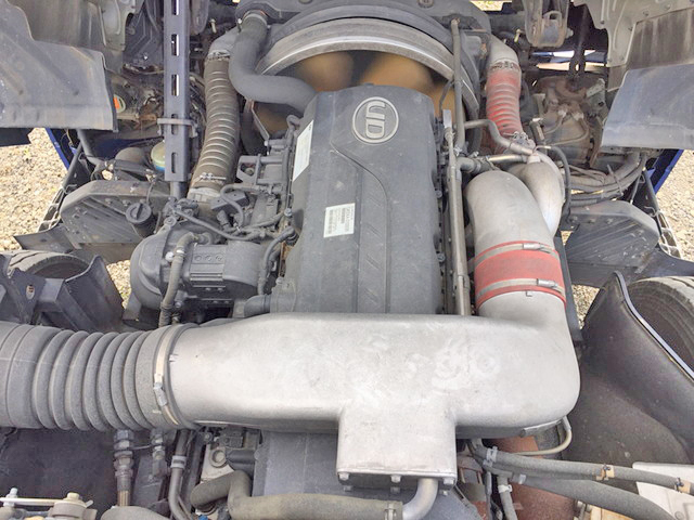 UDトラックスクオントレーラーヘッド（トラクターヘッド）大型（10t）[写真24]