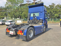 UDトラックスクオントレーラーヘッド（トラクターヘッド）大型（10t）[写真02]