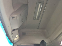 UDトラックスクオントレーラーヘッド（トラクターヘッド）大型（10t）[写真32]