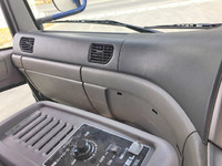 UDトラックスクオントレーラーヘッド（トラクターヘッド）大型（10t）[写真33]