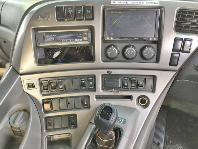 UDトラックスクオントレーラーヘッド（トラクターヘッド）大型（10t）[写真36]