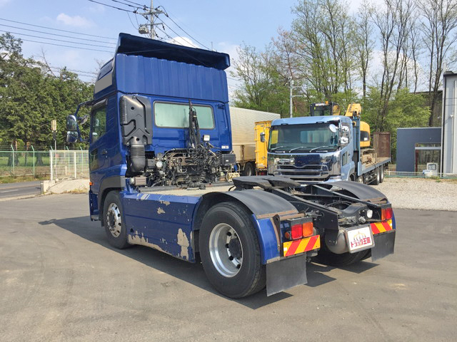 UDトラックスクオントレーラーヘッド（トラクターヘッド）大型（10t）[写真04]