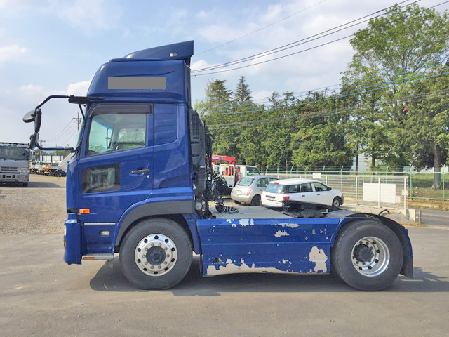 UDトラックスクオントレーラーヘッド（トラクターヘッド）大型（10t）[写真05]