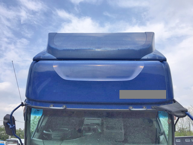 UDトラックスクオントレーラーヘッド（トラクターヘッド）大型（10t）[写真08]