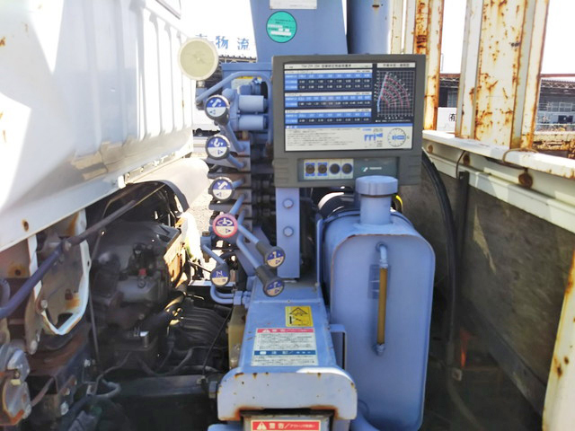 三菱ふそうキャンタークレーン4段小型（2t・3t）[写真18]