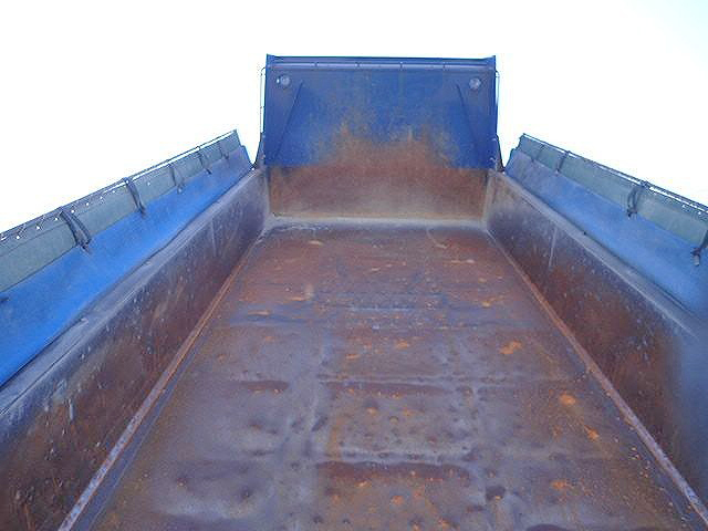 いすゞギガダンプ大型（10t）[写真10]