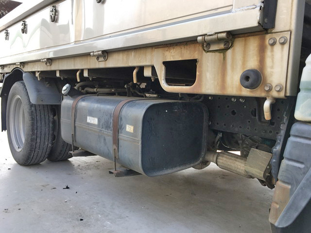 三菱ふそうキャンター平ボディ小型（2t・3t）[写真17]