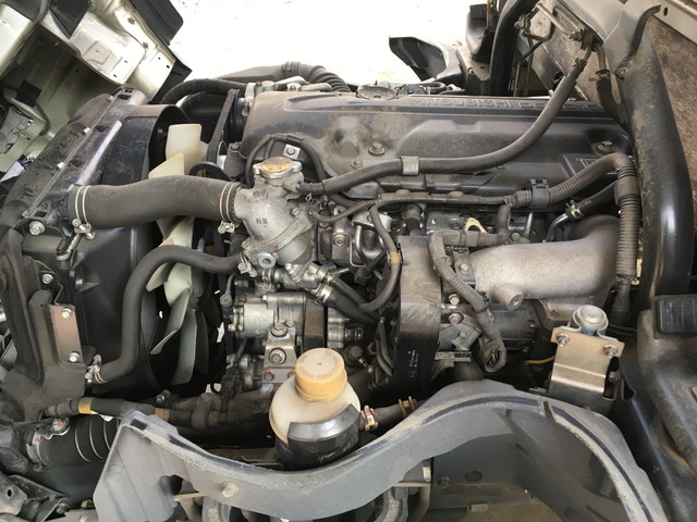 三菱ふそうキャンター平ボディ小型（2t・3t）[写真24]