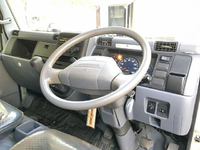 三菱ふそうキャンター平ボディ小型（2t・3t）[写真29]