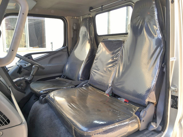 三菱ふそうキャンター平ボディ小型（2t・3t）[写真30]