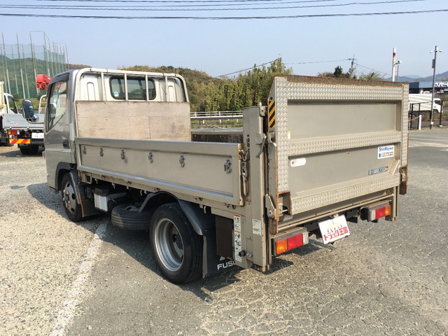 三菱ふそうキャンター平ボディ小型（2t・3t）[写真04]
