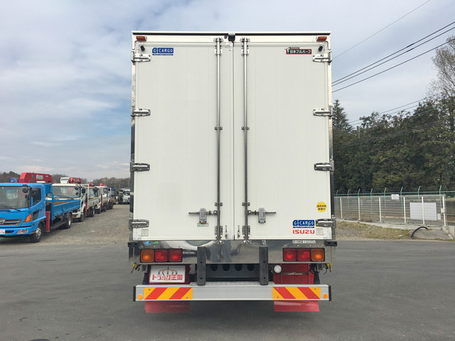 いすゞギガ冷蔵冷凍ウイング大型（10t）[写真10]