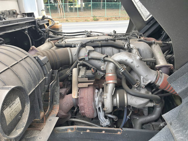 いすゞギガ冷蔵冷凍ウイング大型（10t）[写真24]