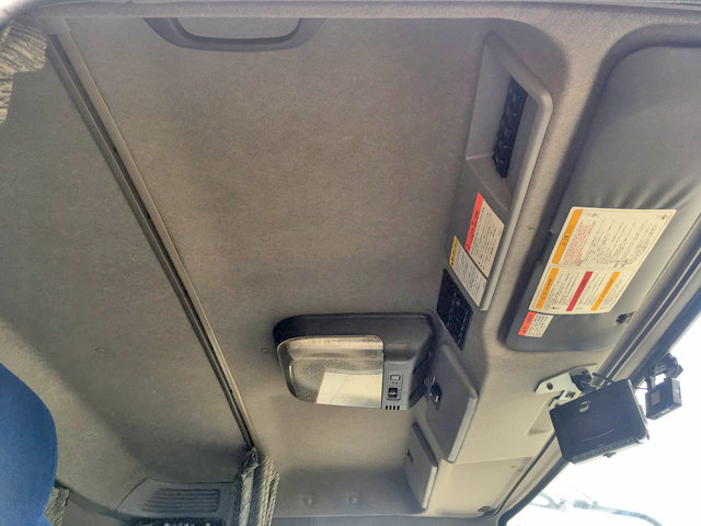 いすゞギガ冷蔵冷凍ウイング大型（10t）[写真33]