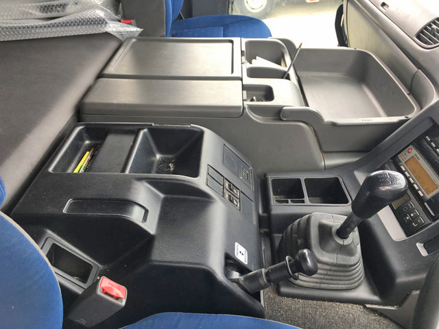 いすゞギガ冷蔵冷凍ウイング大型（10t）[写真35]