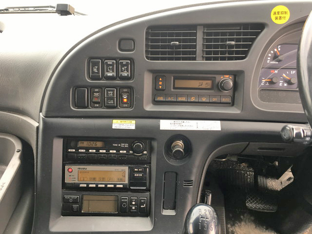 いすゞギガ冷蔵冷凍ウイング大型（10t）[写真36]