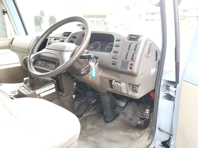 三菱ふそうローザマイクロバス[写真23]