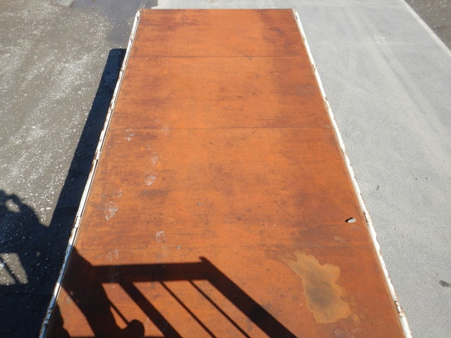 いすゞフォワード平ボディ中型（4t）[写真11]